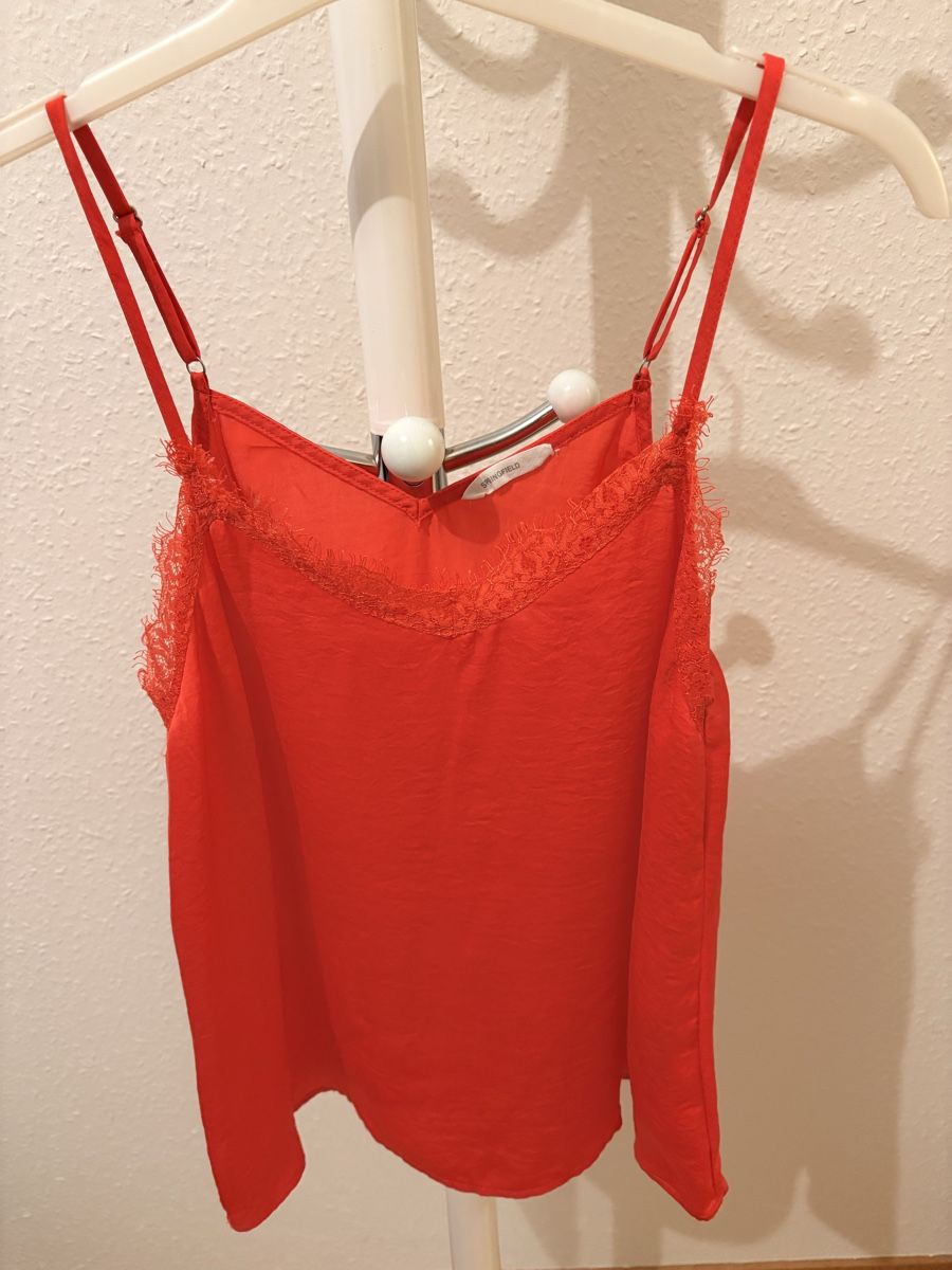 Top: Haut avec dentelle en satin – Nuovo (secondo la descrizione) da Chêne-Bougeries venduto da bru_bs9n