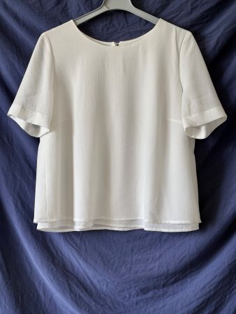 Cremeweisses Kurzarmshirt m. Innenfutter, Katharina v. Braun