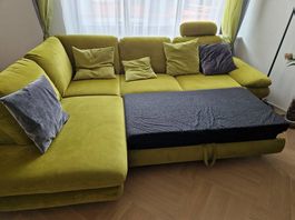 Ecksofa mit Bettfunktion,  kleiner Kasten u. Recamiere 