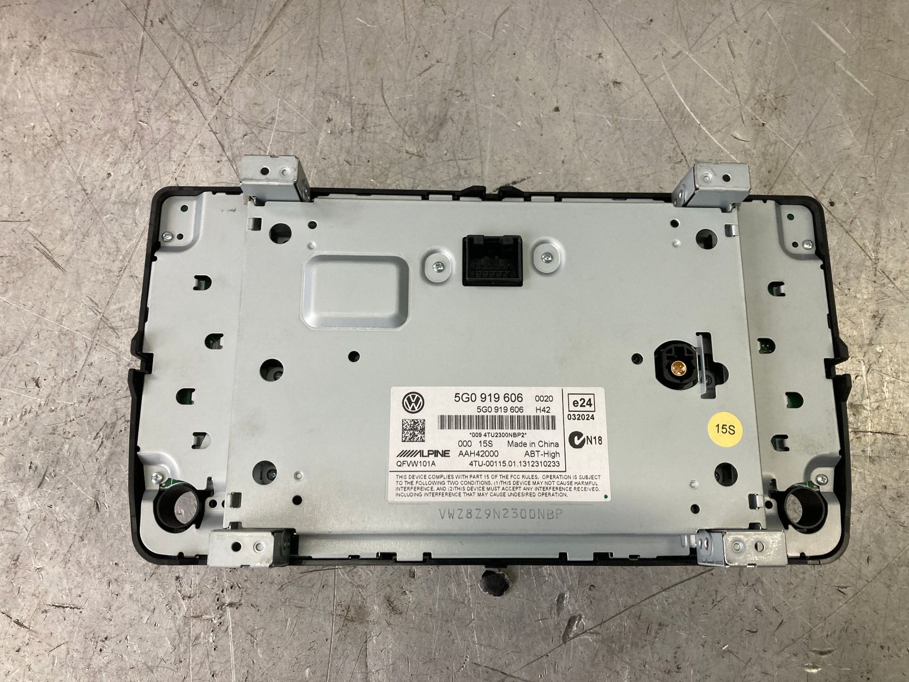 Navigationsgeräte: Volkswagen 5G0919606 Einbau-Navigationsgerät – Gebraucht aus Cham von WB2223 3
