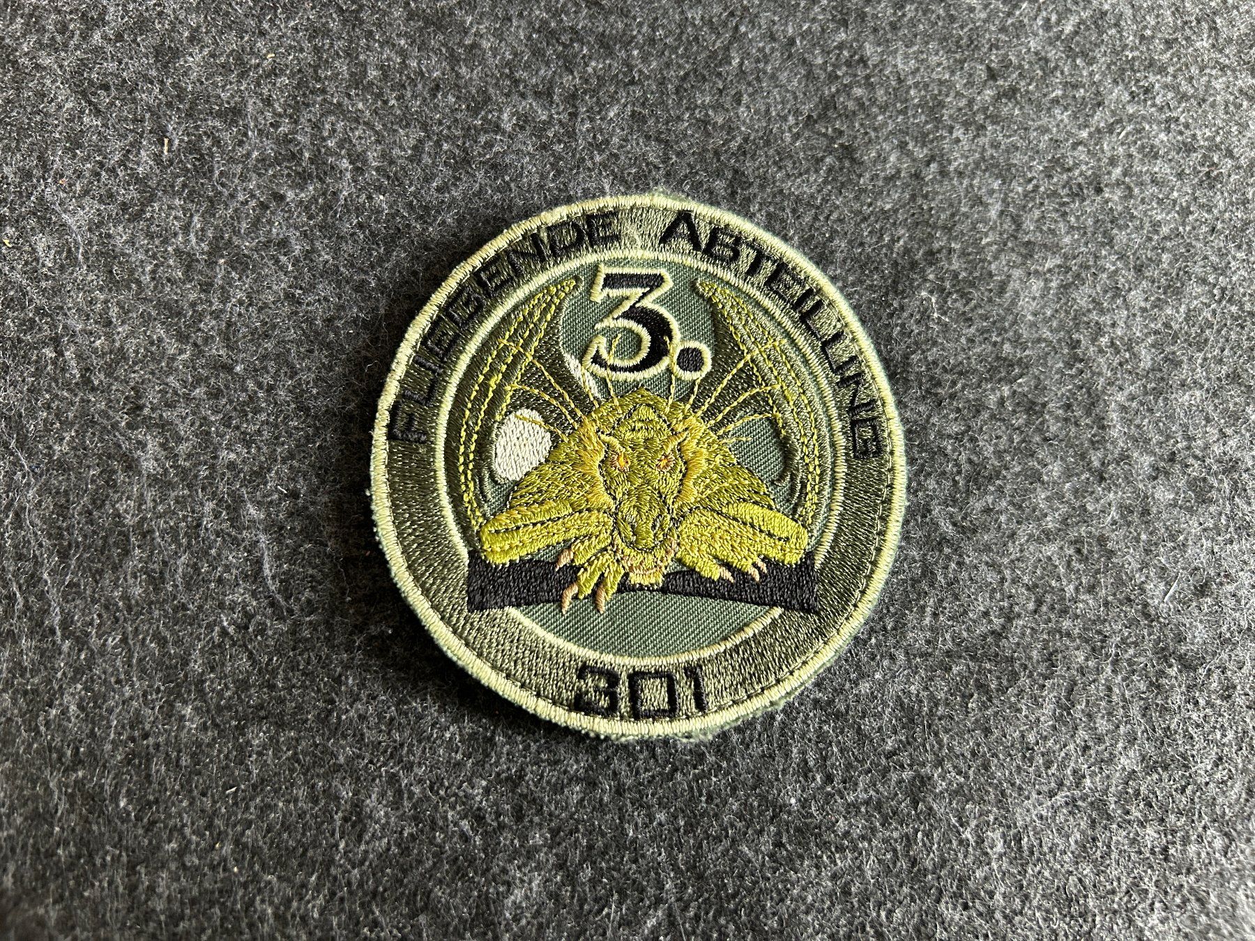 Schweizer Armee Placchette & Badge: Badge, Fliegende Abteilung 301 – Usato da Berikon venduto da DGC-1995