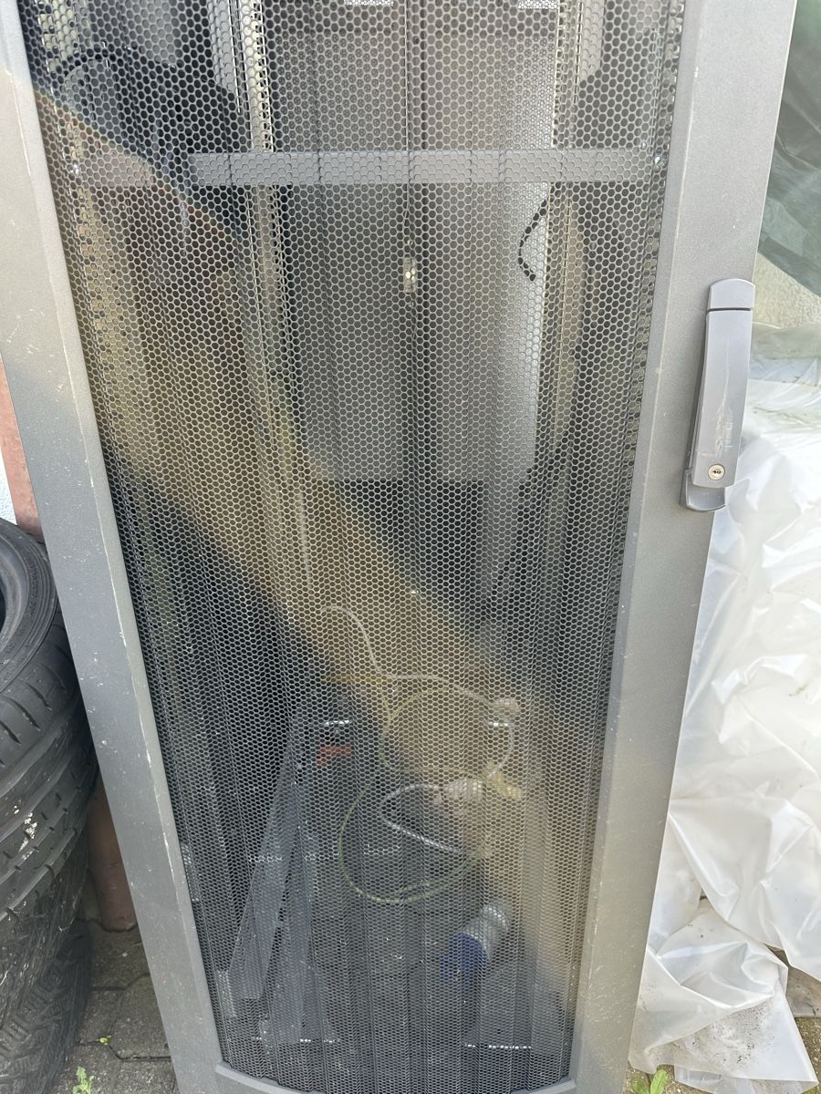 Server: Gebraucht Server – Gebraucht aus Dietikon von moradi24 1