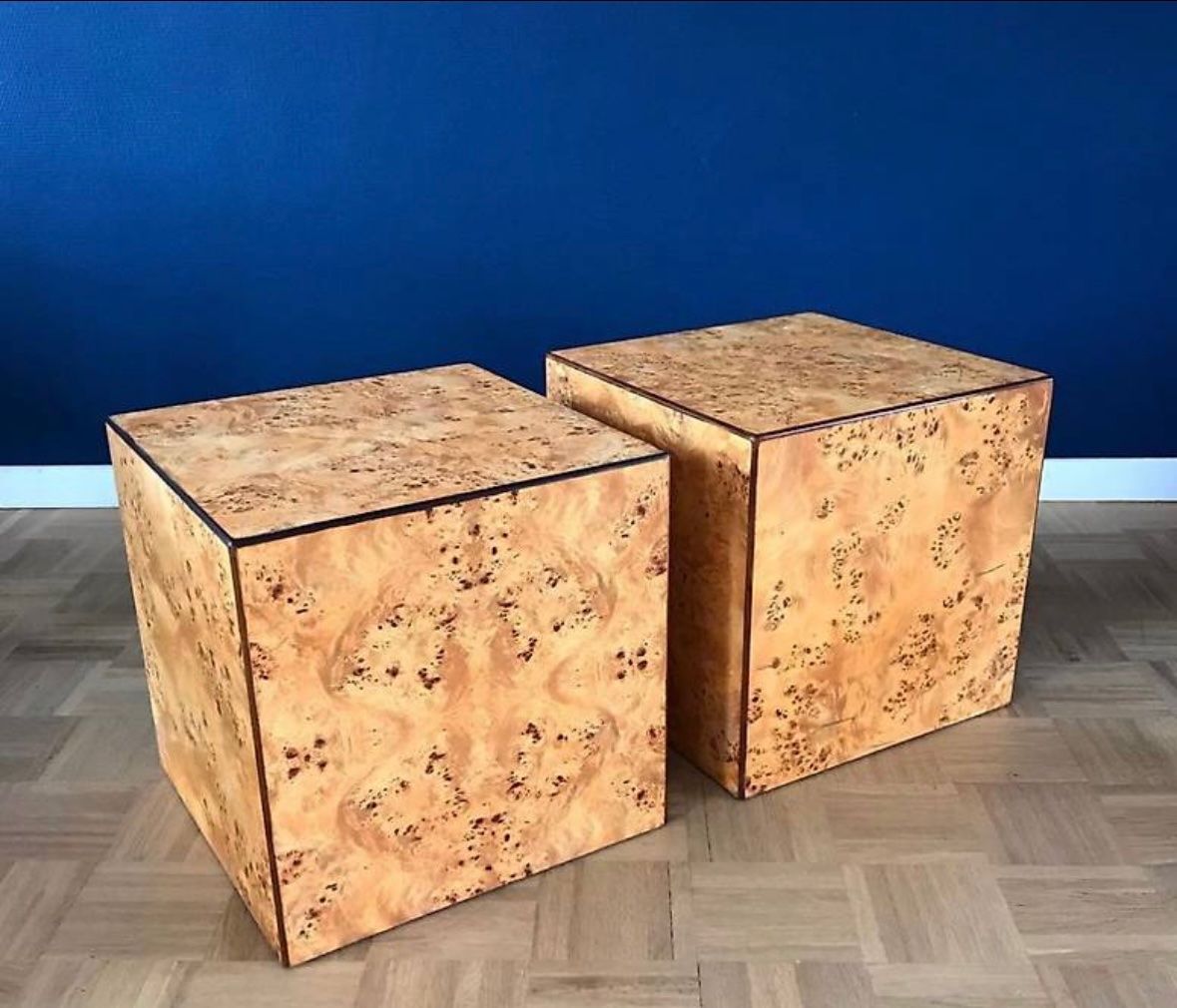 Comodini: Pair Burl Wood Cube Side Tables, Nightstands – Usato da Zürich venduto da kas_g26m