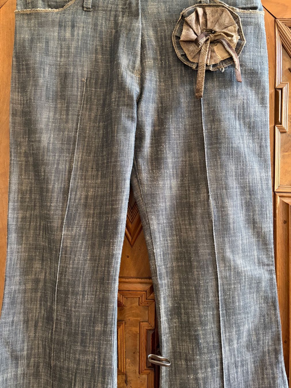 Pantaloni: VINTAGE Hose mit Kamelia / Stil  Britney Spears – Usato da Interlaken venduto da Bona55 1