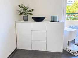 Weisse Kommode – 121 × 39 × 81 cm – guter ZustanD