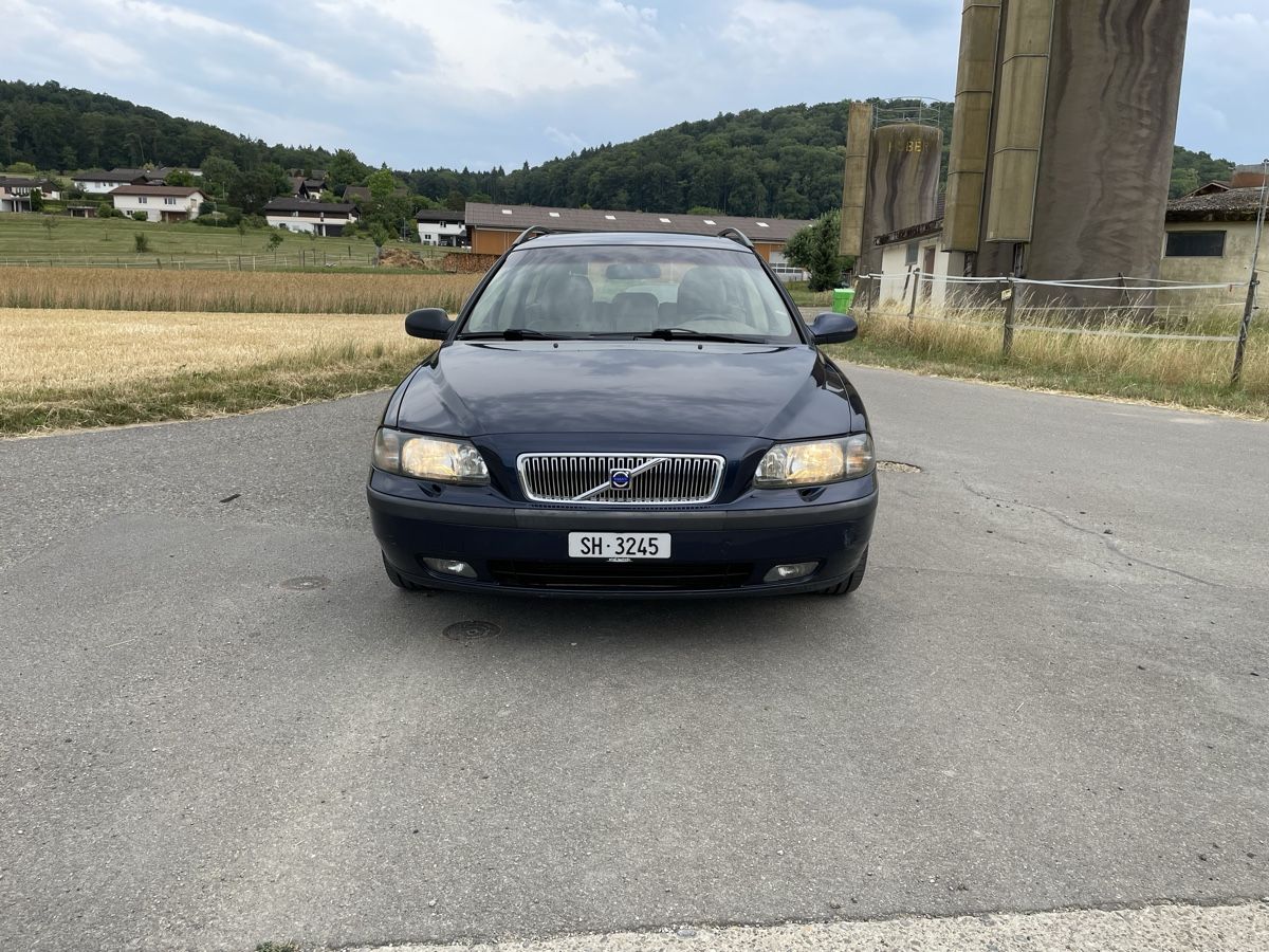 Volvo Automobili: Volvo V70 T5 kombi – Usato da Guntmadingen venduto da ManuelK. 3