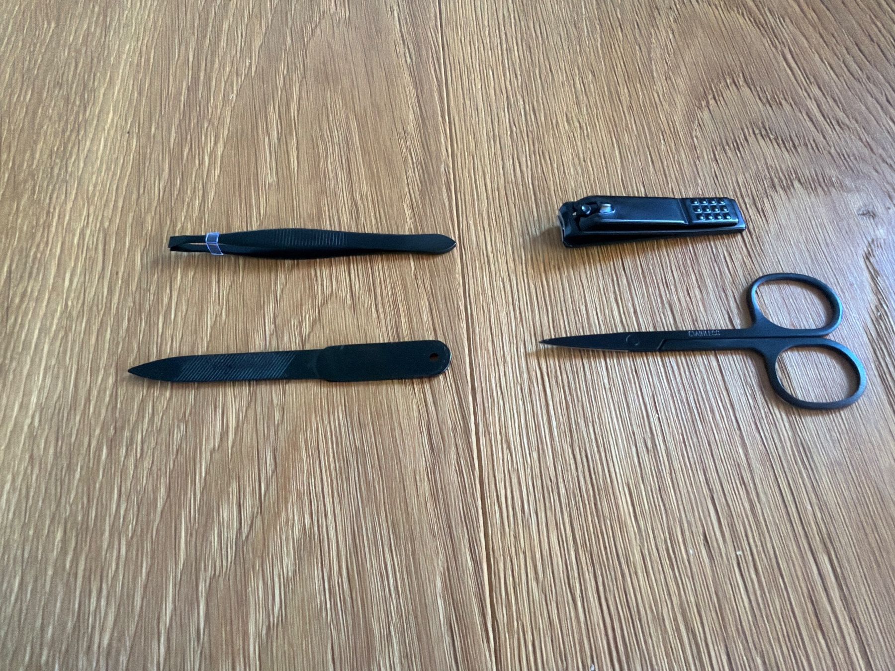 Künstliche Fingernägel: Maniküre-Set 4 teilig stainless schwarz Neu – Neu und originalverpackt aus Zürich von joyfulgrace