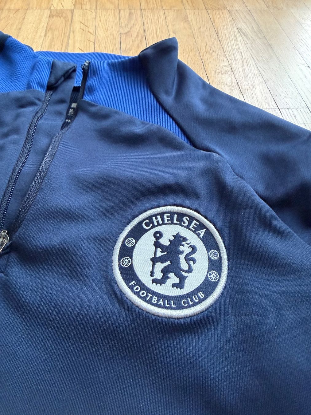 Nike Pullover & Sweatshirts: FC Chelsea Trainings Oberteil – Gebraucht aus Opfikon von Lui_07 1