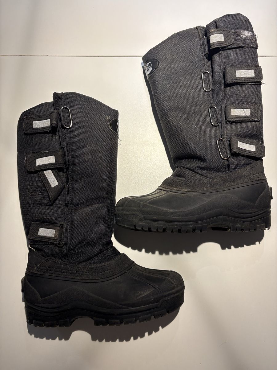 Scarpe per ragazzi: Reitstiefel für den Winter – Usato da Muttenz venduto da 92a_b9nv
