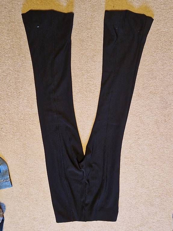 Leggings: Leggins Schwarz  – Usato da Därstetten venduto da tho_zxy2 1