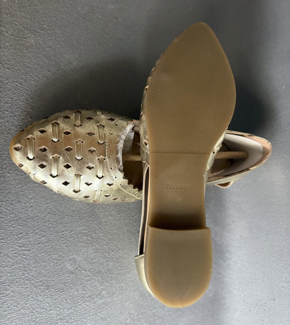 Scarpe da donna: Damenschuhe gold Grösse 39 - BATA Leder – Nuovo (secondo la descrizione) da Riedt b. Erlen venduto da Malaika57 2