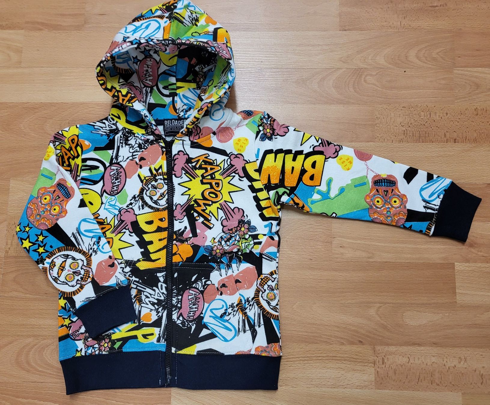 Giacche & Cappotti: Coole Kinderjäckli mit Comic-Print,Gr.116, nur 7.90 – Nuovo e nell'imballaggio originale da Avenches venduto da FashionFactoryOutlet