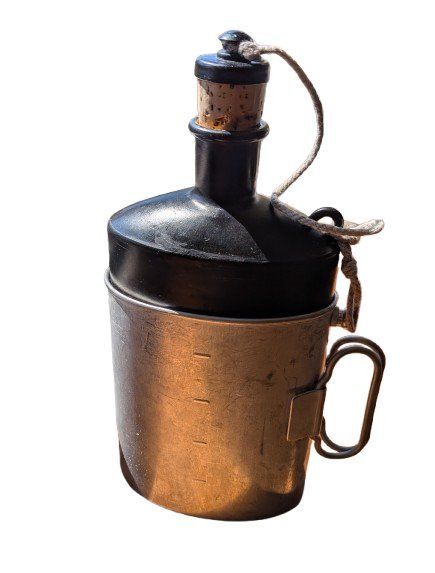 Schweizer Armee Attrezzatura & Pezzi di ricambio: Feldflasche Metall mit Becher – Usato da Bern venduto da Griffs_jetzt_zue 1