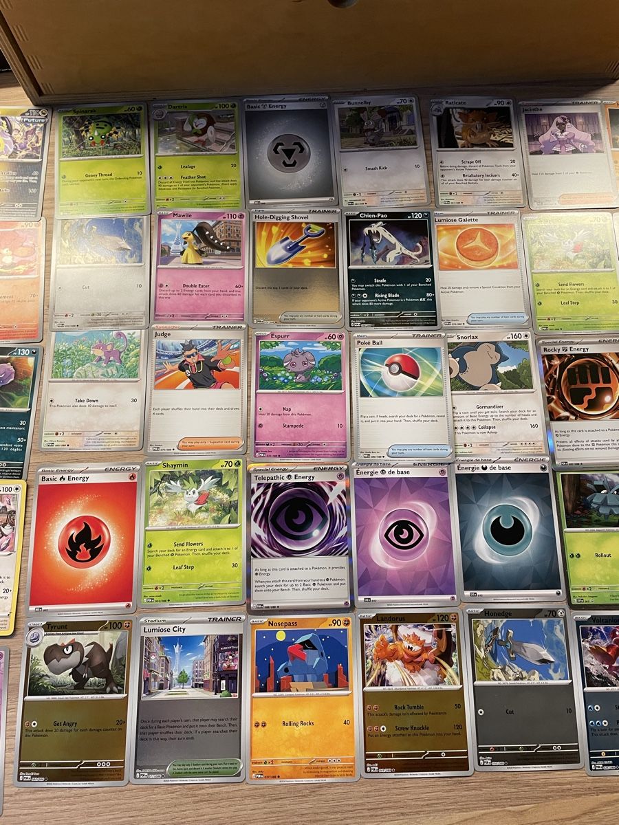 Pokémon Carte collezionabili: 100 cartes Pokémon!! – Usato da Rolle venduto da abbesses 3