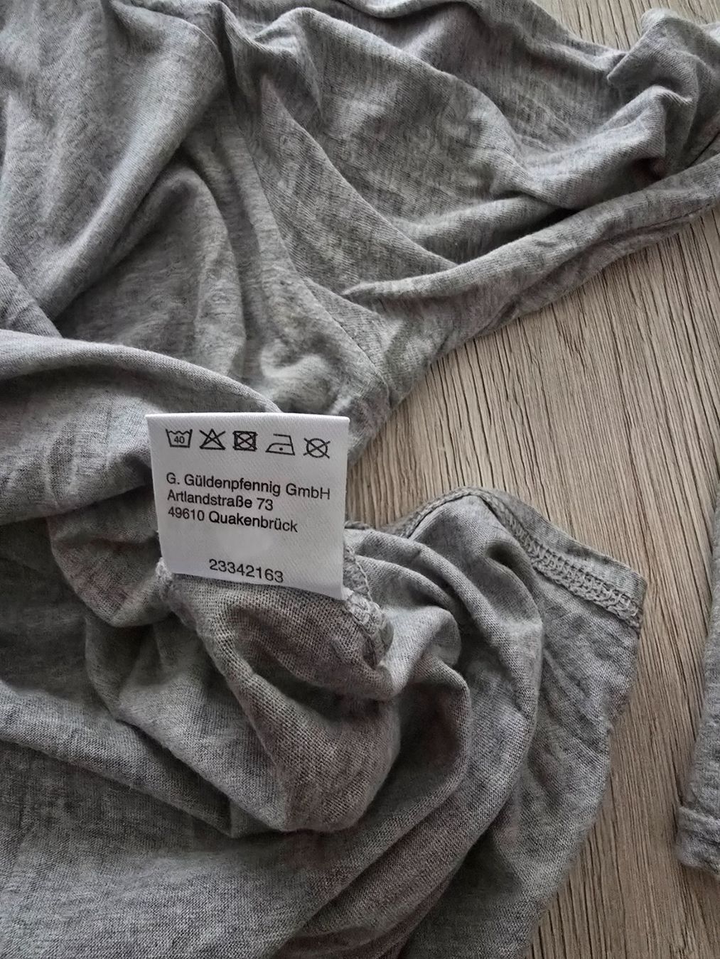 T-Shirts: Yoga Langarmshirt Gr. M/40/42 Grau – Gebraucht aus Zürich von Sustainability 4