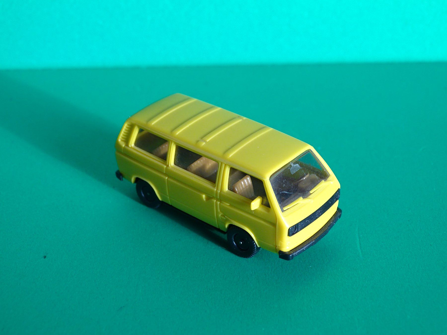 Herpa Voitures modèles: VW Bus von Herpa 1/87 – D'occasion à Bretzwil par Meex 1