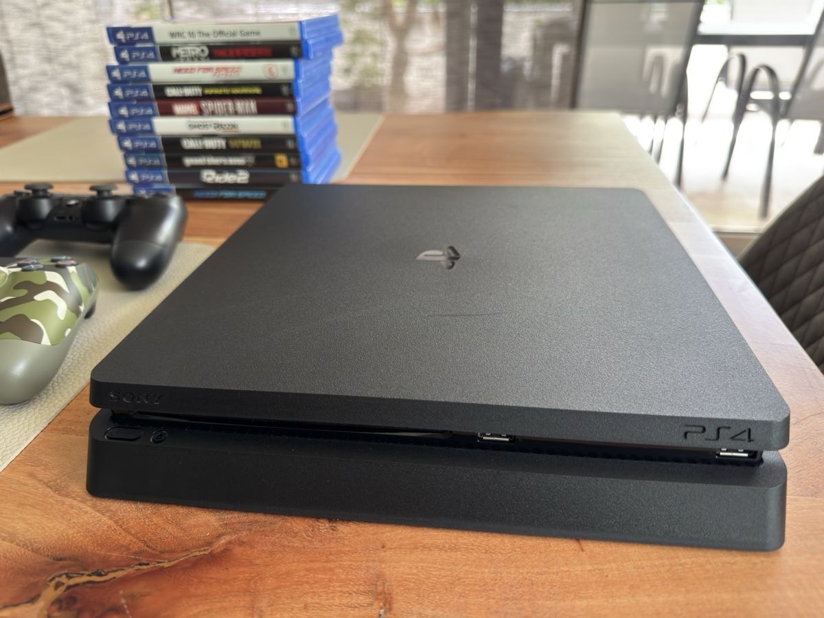 Sony Konsolen: PS4 Konsole, 2 Controller, 9 Spiele – Gebraucht aus Neuendorf von Barry_seal 3