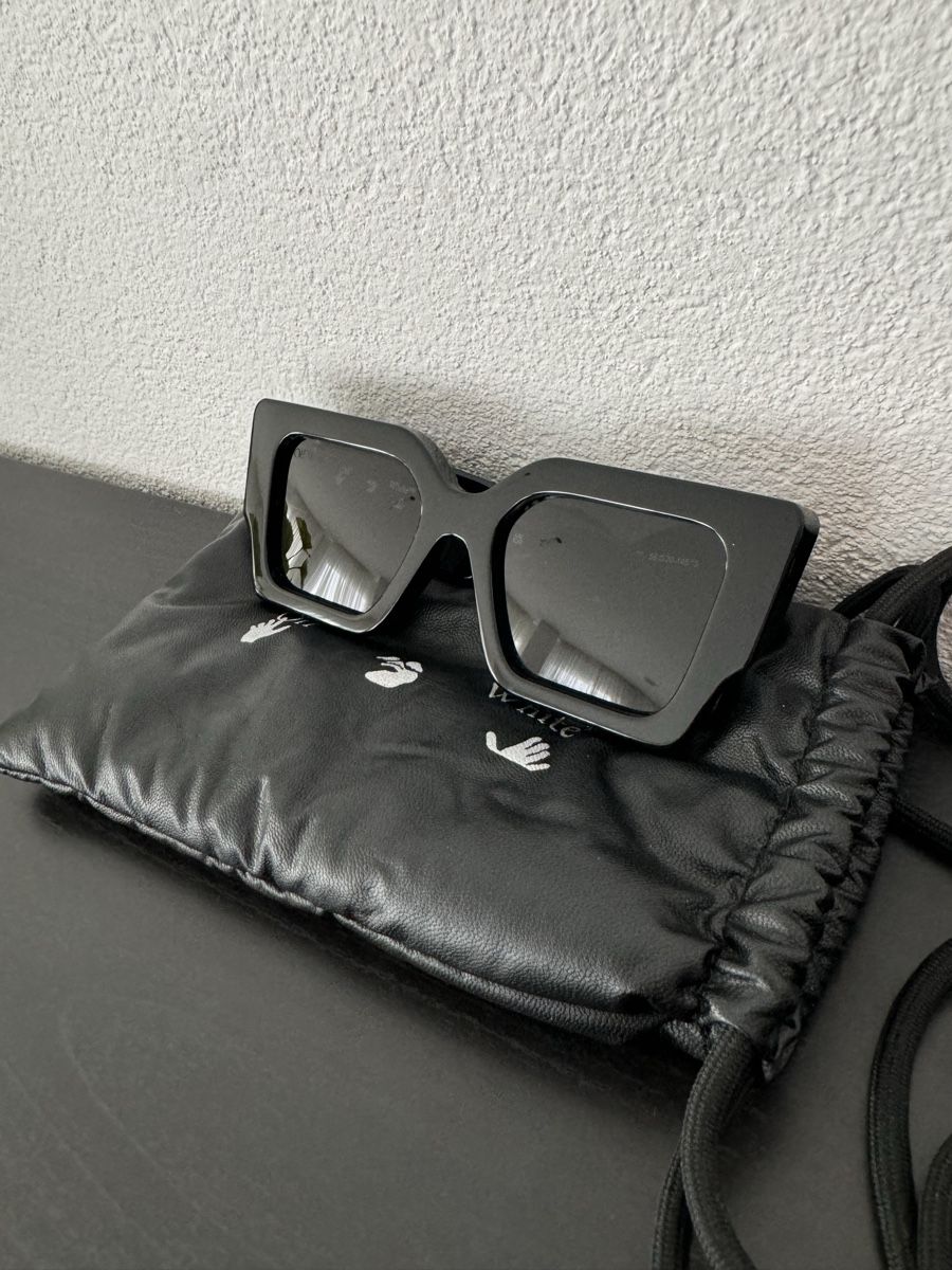 Off-White Occhiali & Lenti: Sunglasses Off-White™ – Nuovo (secondo la descrizione) da Dübendorf venduto da fra_h2bp