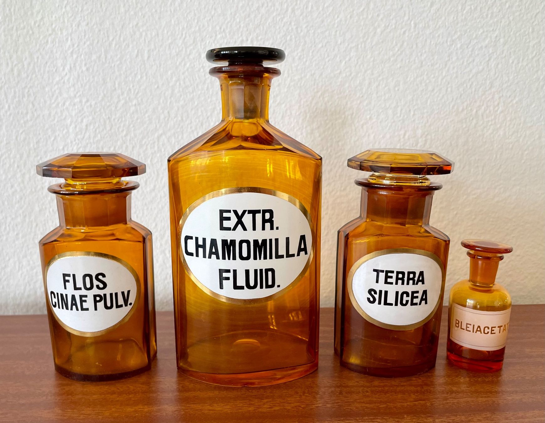 Accessori da laboratorio: Antike Apotheker-Gefässe (7 Stück) – Usato da Basel venduto da BS808 1