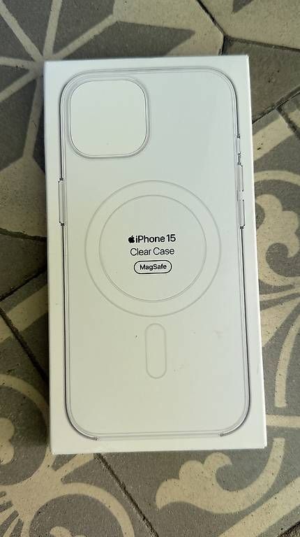 Cover & Protezioni schermo: Coque clear case pour IPhone 15 – Usato da Genève venduto da Ninah71