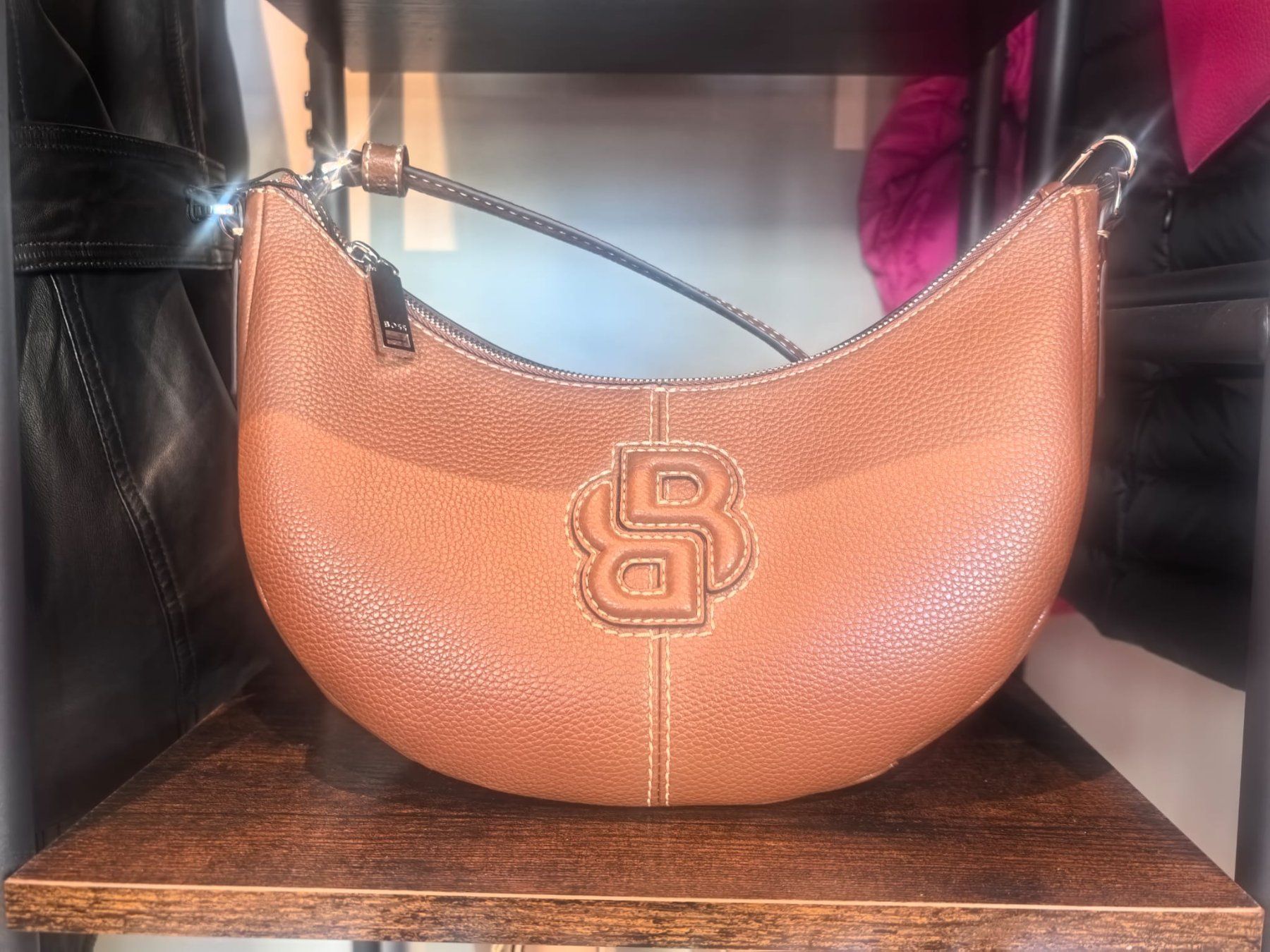 Hugo Boss Borse da donna: Boss Umhängetasche – Nuovo e nell'imballaggio originale da Bad Ragaz venduto da AKahlon