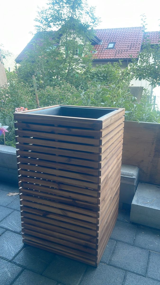 Vasi per fiori: Holz Topf mit Latten-Design Grösse L neu – Nuovo (secondo la descrizione) da Küssnacht am Rigi venduto da Vito25