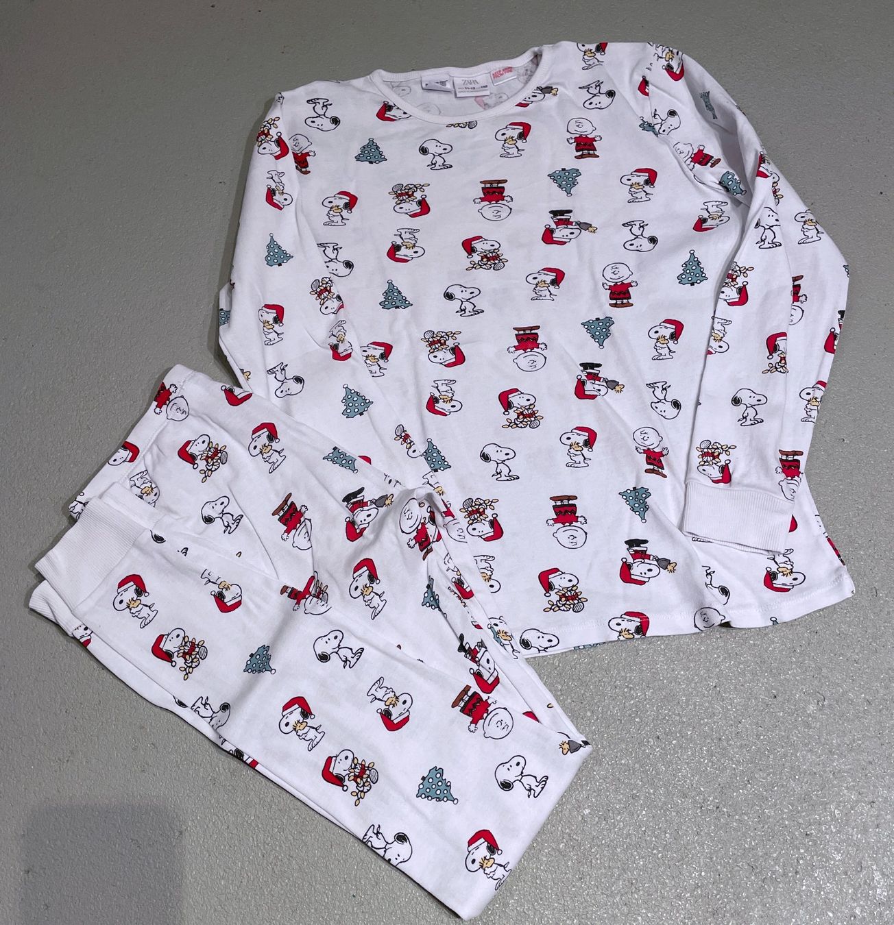 Zara Lotti & Set di vestiti: tolles Snoopy-Kleiderpaket Gr. 152 – Usato da Neuendorf venduto da Knopfi 2