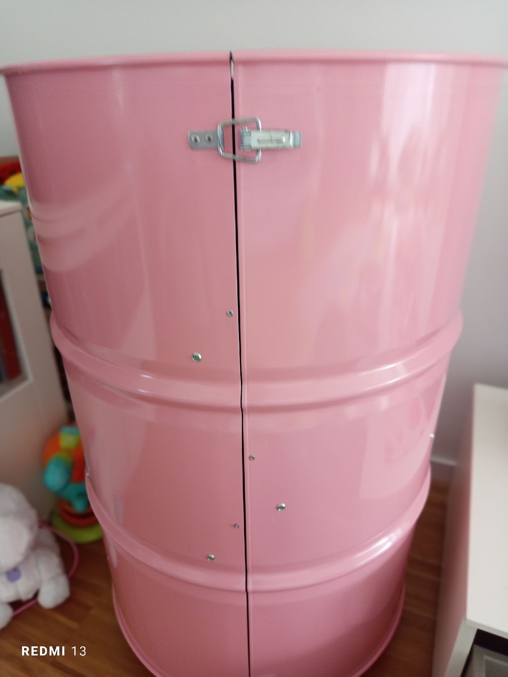 Armadi: Hausbar aus Ölfass: pink – Nuovo (secondo la descrizione) da Regensdorf venduto da LilianMaurer