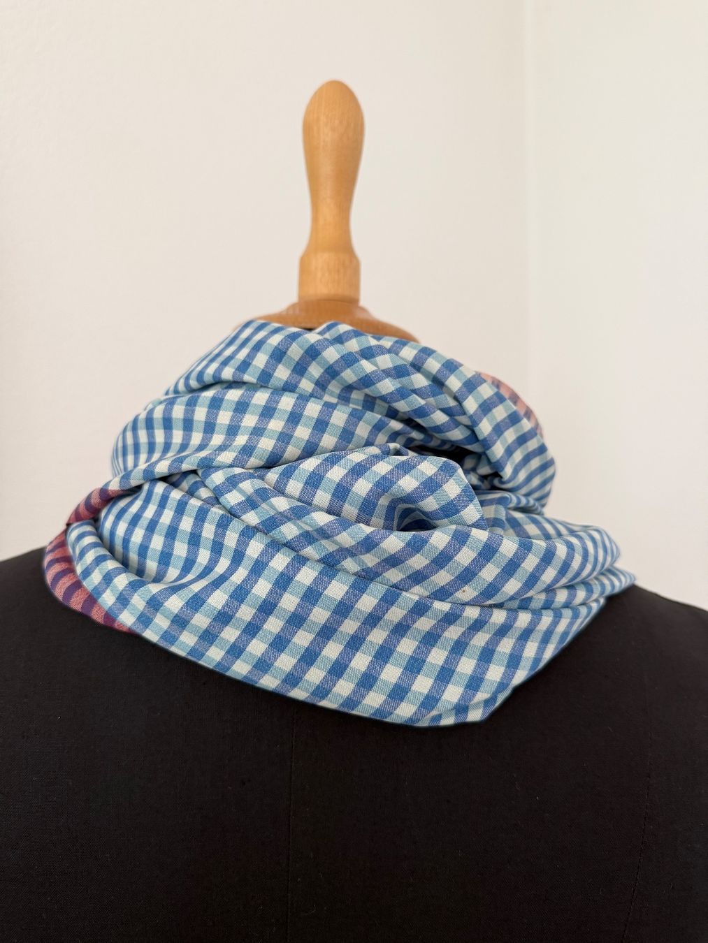 Ensoie Foulard & Sciarpe: En Soie Seidenschal 100 % Seide – Usato da Zürich venduto da chi_9dfb 1