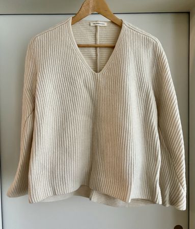 Wool Oversized V-Neck Sweater - Perfect for Autumn