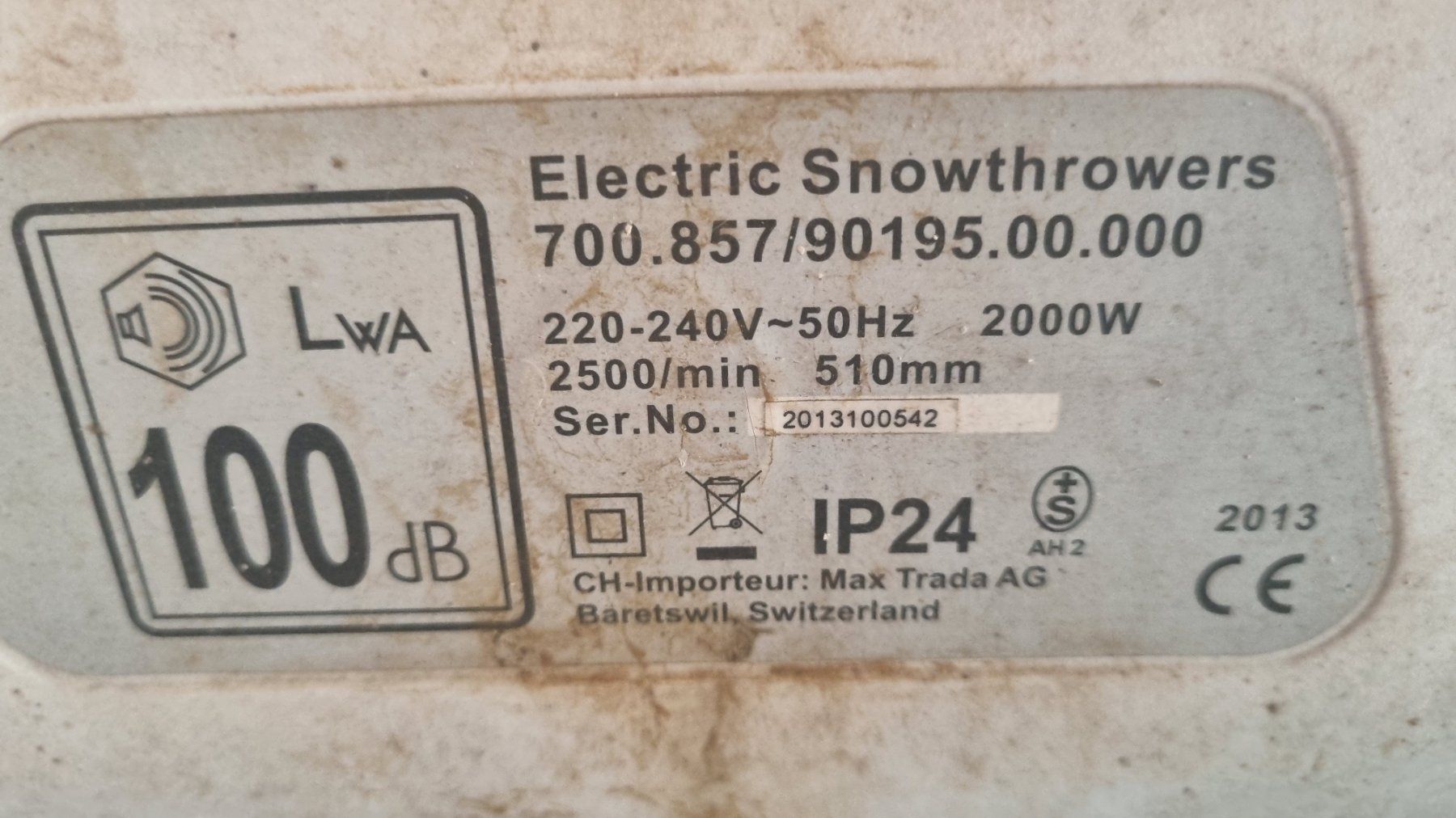 Toutes les machines: Déneigeuse électrique très peu servie – D'occasion à Peseux par Rantanpla5 2