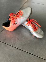 Chaussures de football taille 30