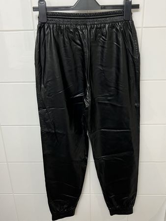 Kunstlederhosen schwarz
