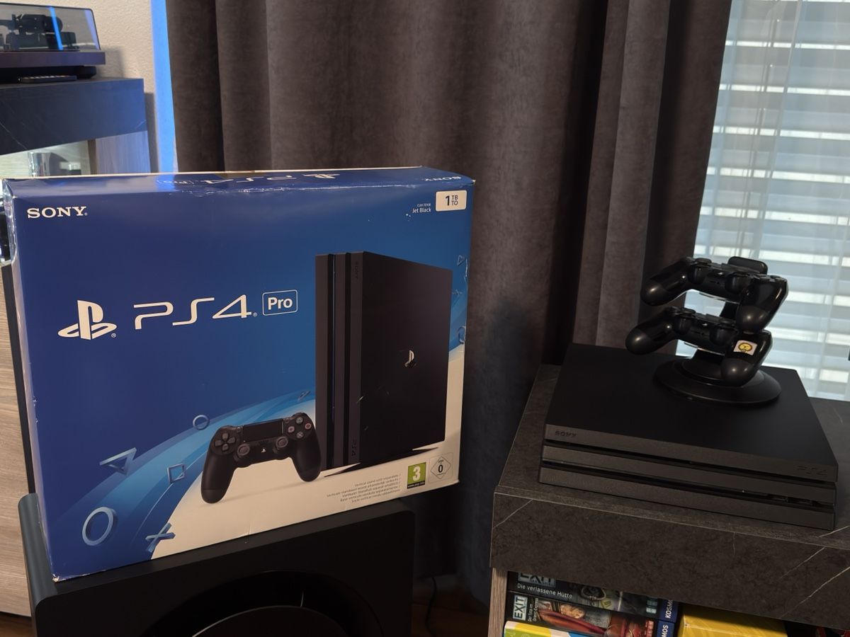 Sony Konsolen: Sony PlayStation 4 Pro 1TB Jet Black – Gebraucht aus Kloten von VADYM.ALOKHIN 2