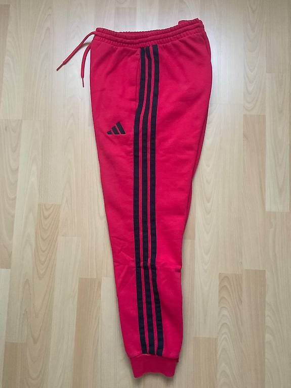 Adidas Pantaloni: Adidas Herren Trainerhosen – Usato da huttwil venduto da care.b 2