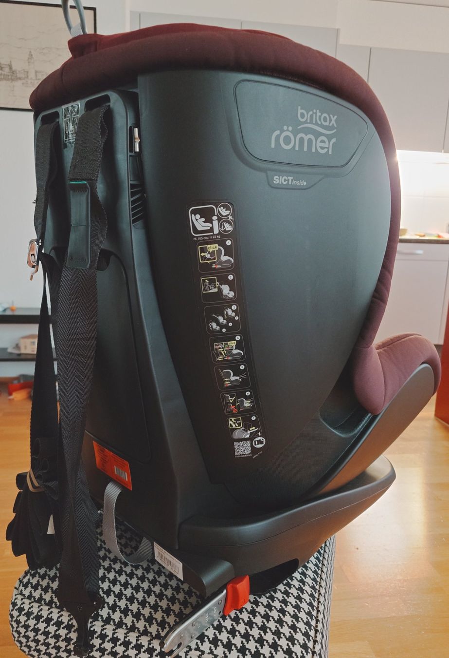 Britax Römer Auto-Kindersitze: Britax Römer Trifix2 i-Size Burgundy Red + Gratis – Gebraucht aus Bülach von lolek_12 5