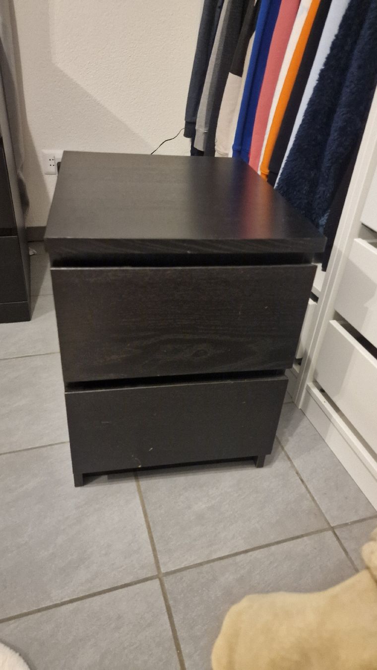 Ikea Nachttische: Nachttisch dunkelbraun 2 Schubladen gebraucht – Gebraucht aus Buchs AG von oez_tj67