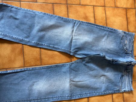 Jean BOSS Homme, taille 32/34, coupe droite, comme neuf!