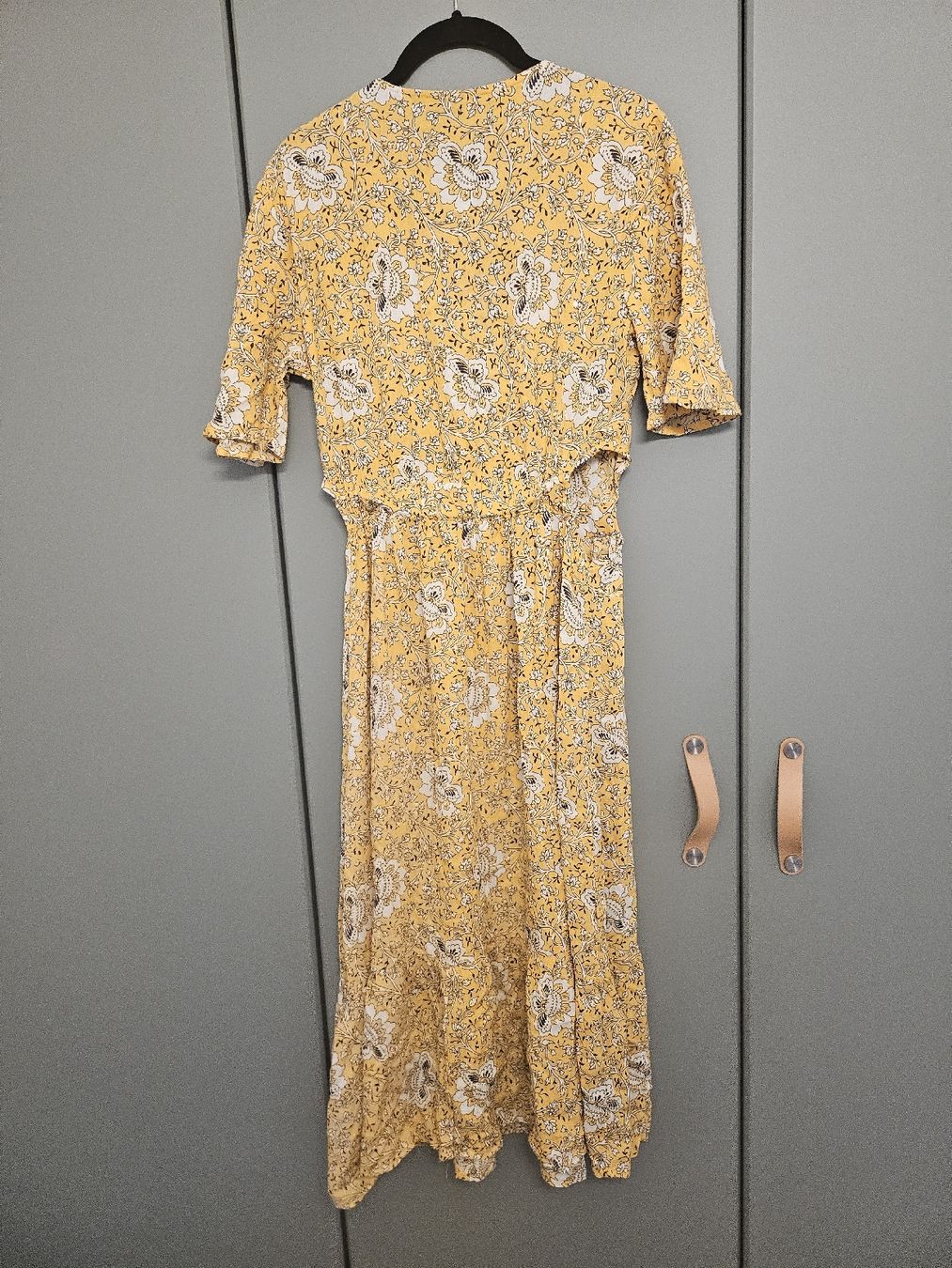 Vestiti: Très belle robe – Nuovo (secondo la descrizione) da La Tour-de-Peilz venduto da mar_2r26 1