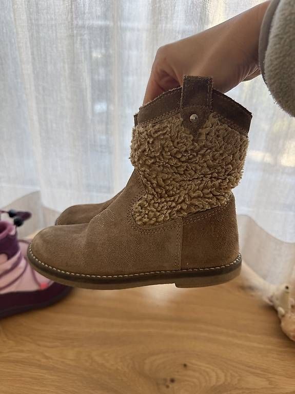 Scarpe per ragazze: Winter Stiefel / Snowboots Gr. 28 – Usato da Maienfeld venduto da monibo 2