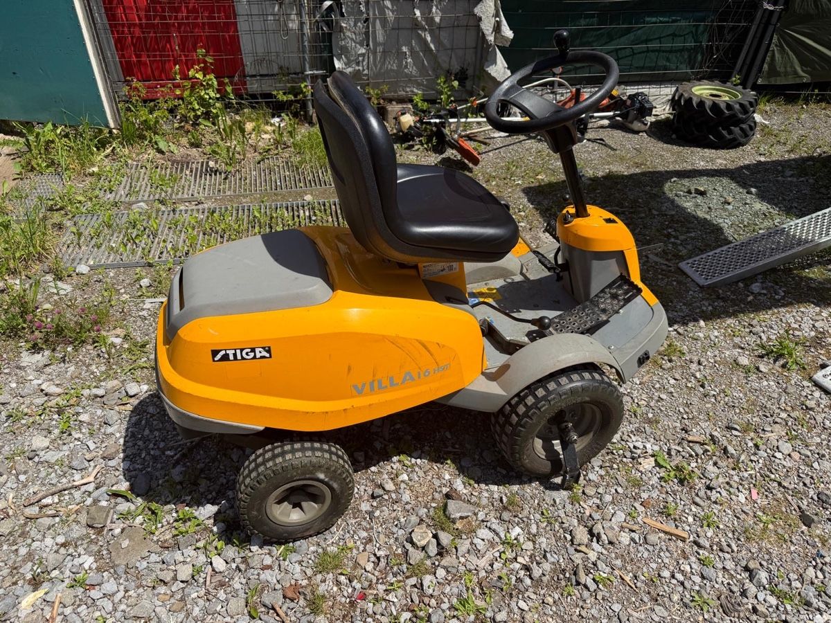 Stiga Tondeuses à gazon: Stiga Villa 16 HST – Défectueux à Uttigen par Safety123 1