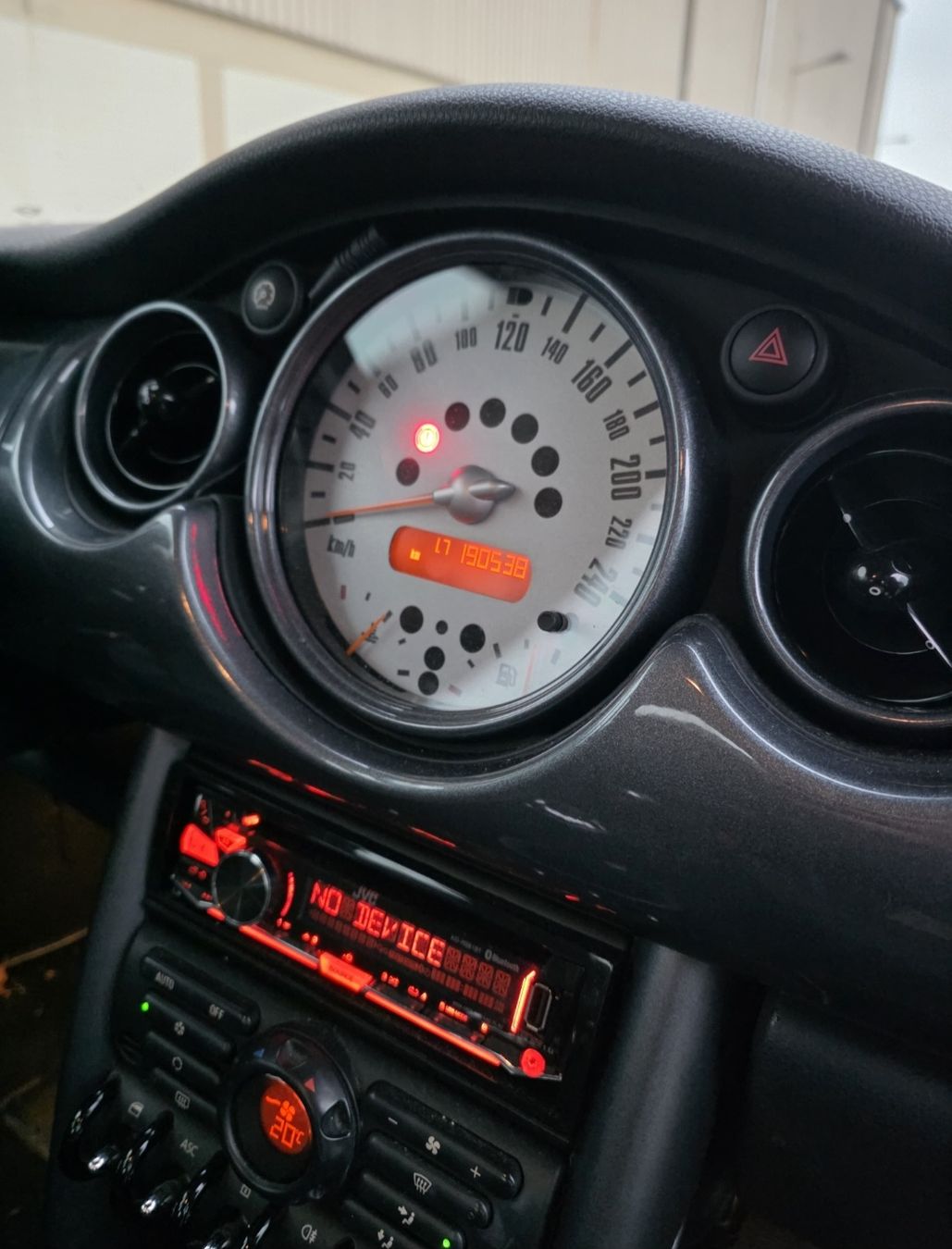 Mini Automobili: Mini Cooper R50 1.6i, 2003 Jg, 190000 Km – Usato da Obernau venduto da DealMaschine 6