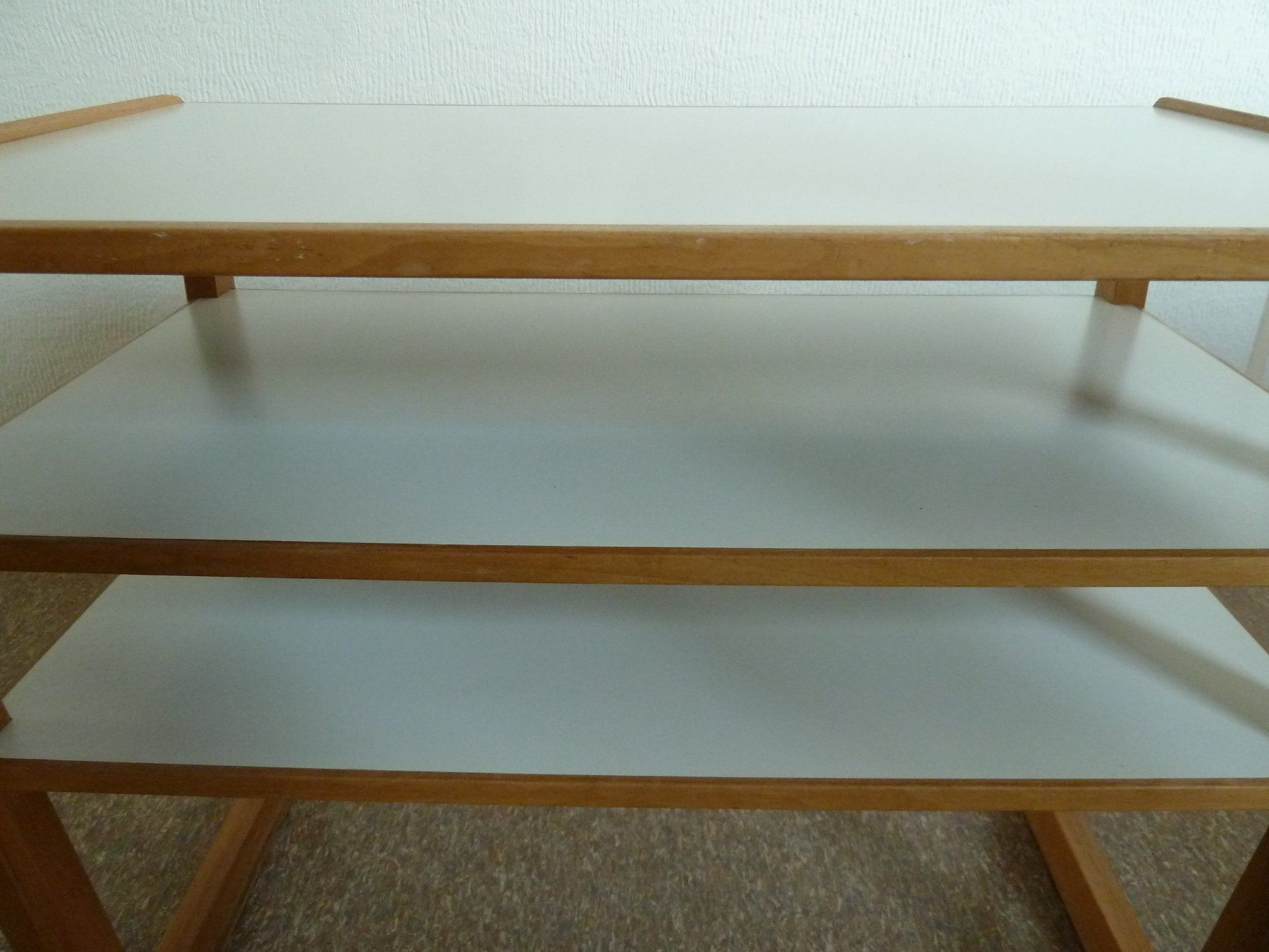 Scaffali: Beistelltisch Regal mit Tablaren – Usato da Muri b. Bern venduto da Amelie4 5