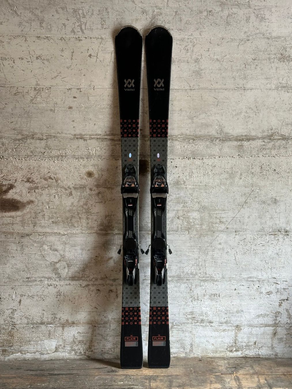 Völkl Sci: Völkl Flair 75 Ski 154CM – Usato da Emmenbrücke venduto da karkarkar