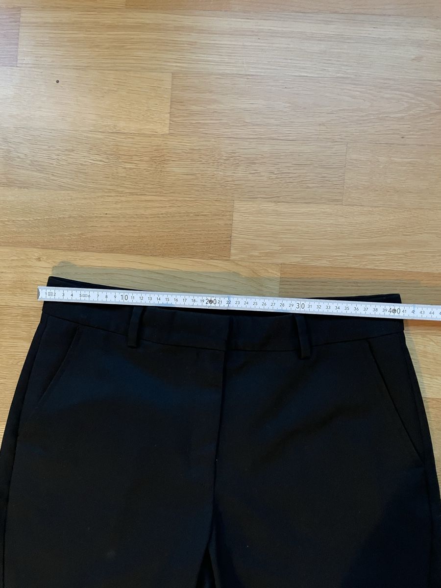 Pantalons: Schwarze Stoffhose – D'occasion à Basel par tam_xx5y 1
