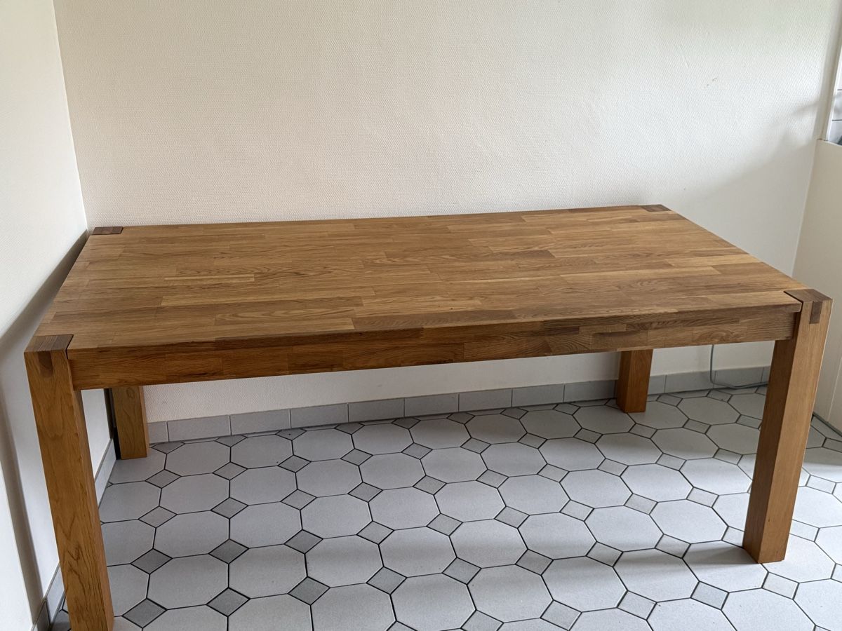 Tavoli: Table en bois massif, style moderne, parfait pour – Usato da Payerne venduto da popo04