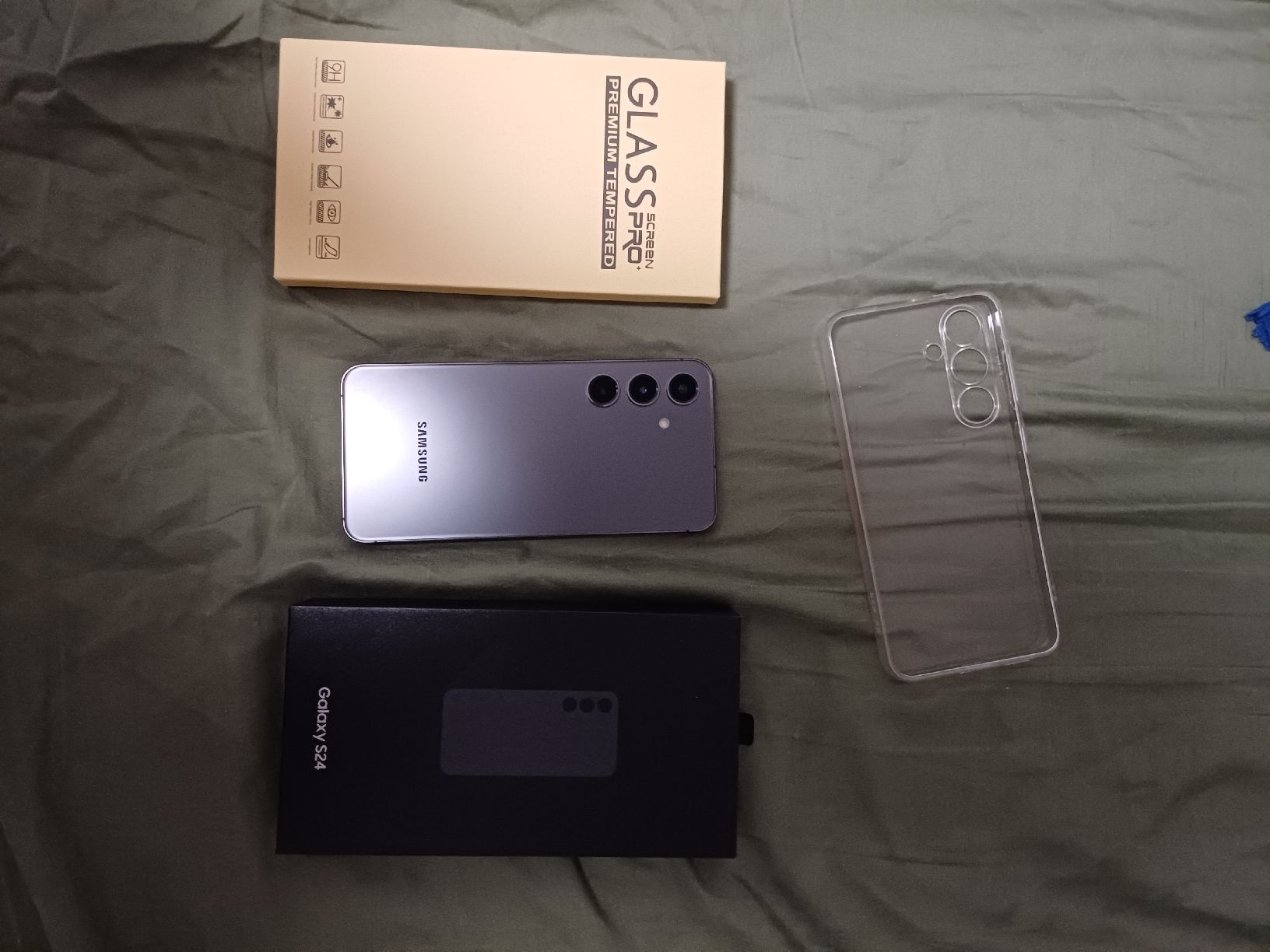 Samsung Telefoni cellulari / Smartphones: Samsung S24 Onyx, 256 Go, avec protection et boite – Nuovo (secondo la descrizione) da Fribourg venduto da alb_s77f
