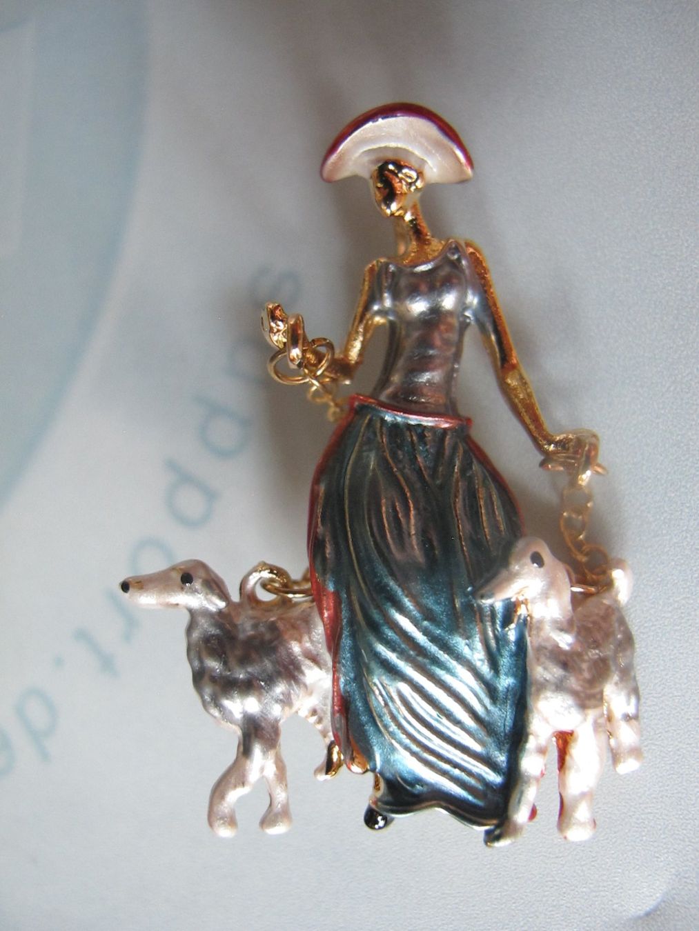 Spille & Fermagli: Wunderschöne Brosche Dame mit Windhunden, Modeschmuck, Top! – Nuovo (secondo la descrizione) da Löhningen venduto da Chimae67 3