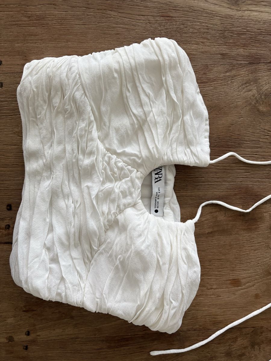 Zara Tops: Zara Top weiss Grösse S – Neuf (Voir description) à Dänikon ZH par Annikaberg 2