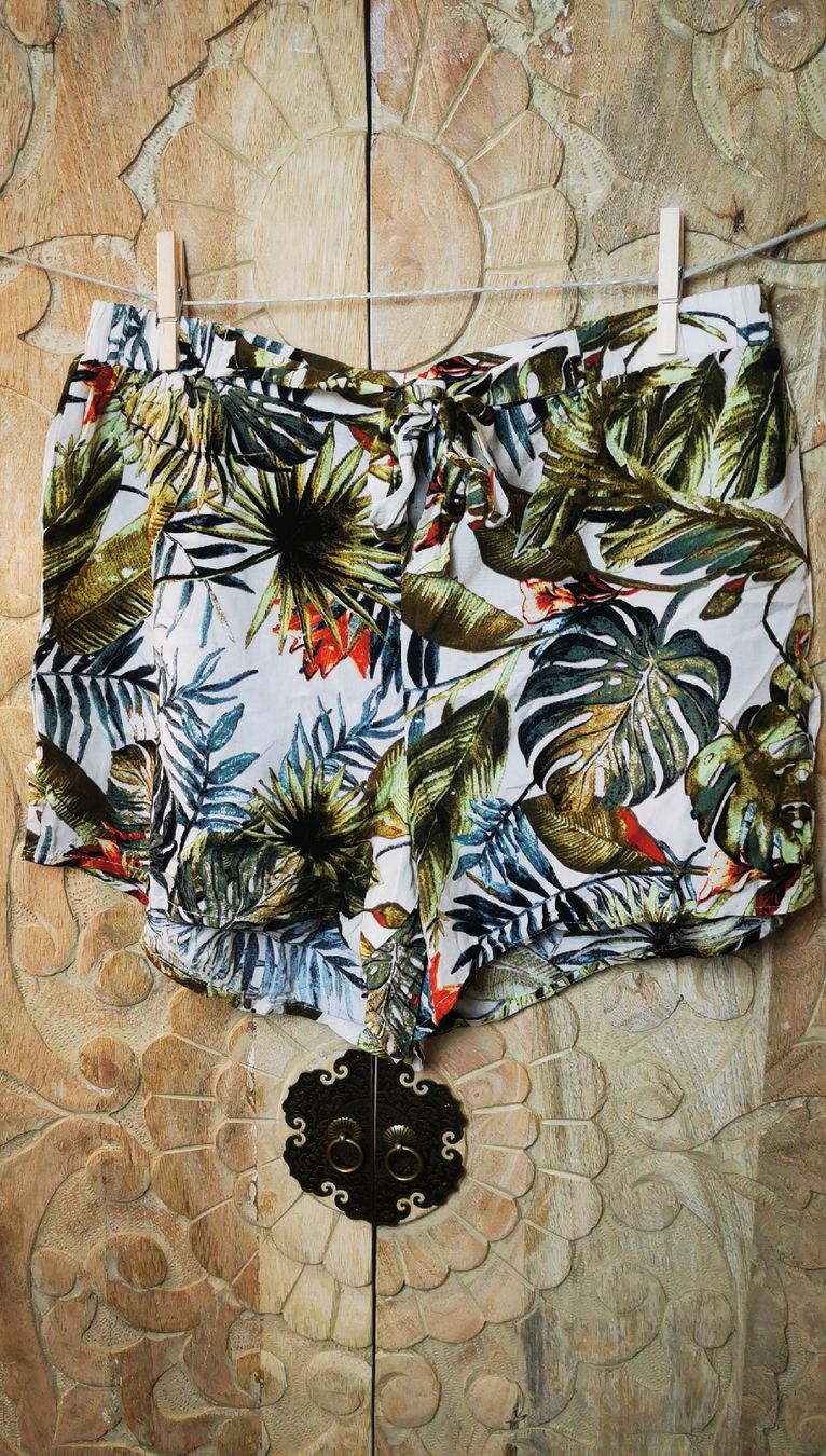 Pantaloni: Boho Sommer Shorts Palmen Print - M – Usato da Wettingen venduto da JasminL92-3 2